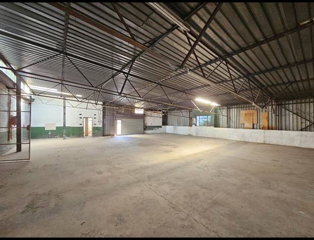 256M² WAREHOUSE TO LET IN MALVERN